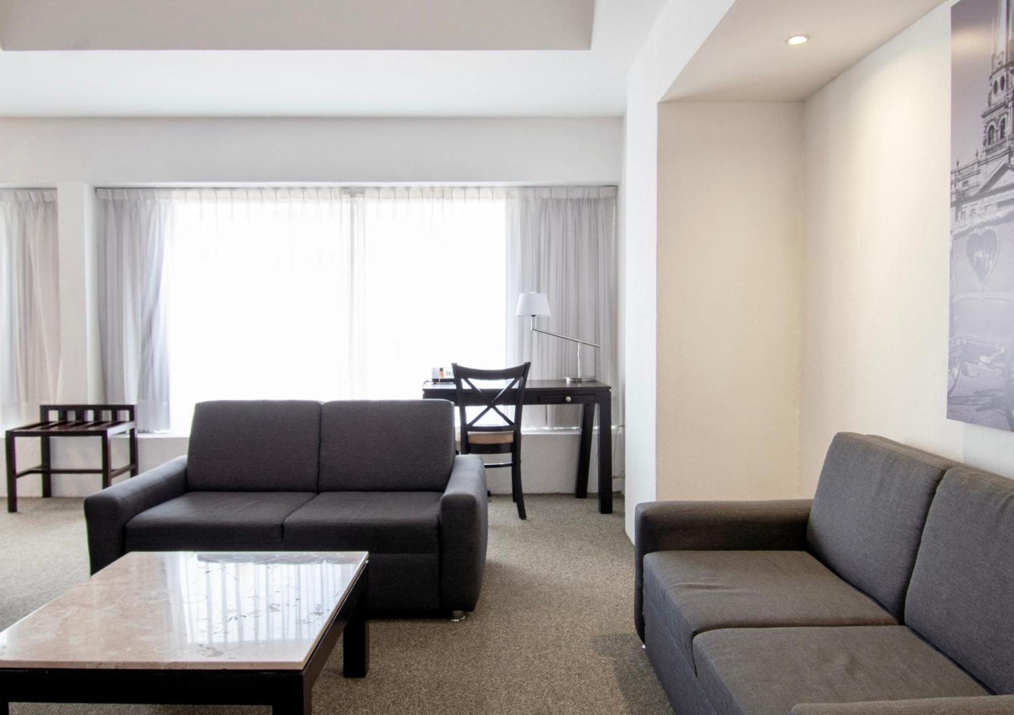 Hotel Plaza Genova Centro กัวดาลาฮารา ภายนอก รูปภาพ