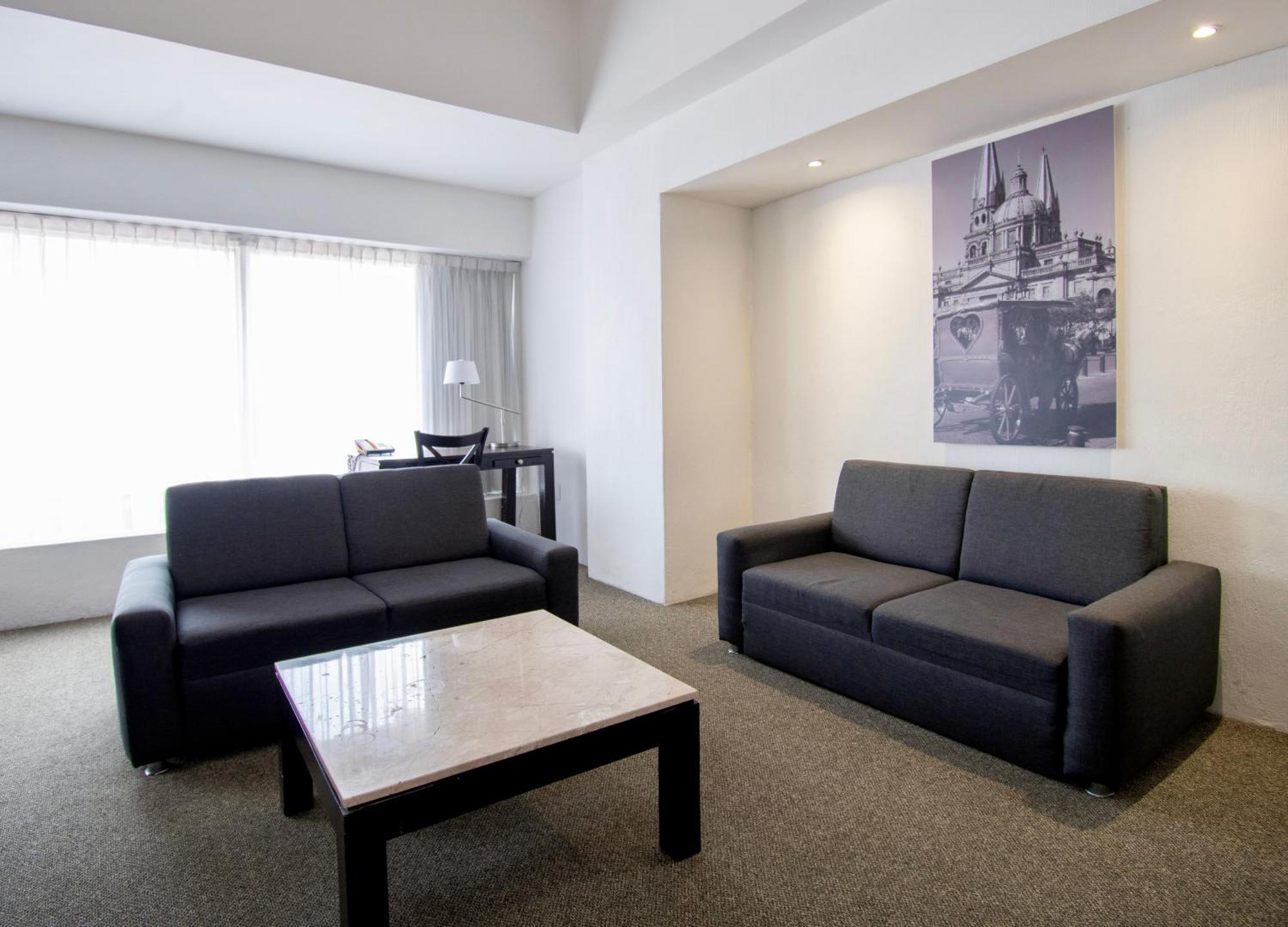 Hotel Plaza Genova Centro กัวดาลาฮารา ภายนอก รูปภาพ