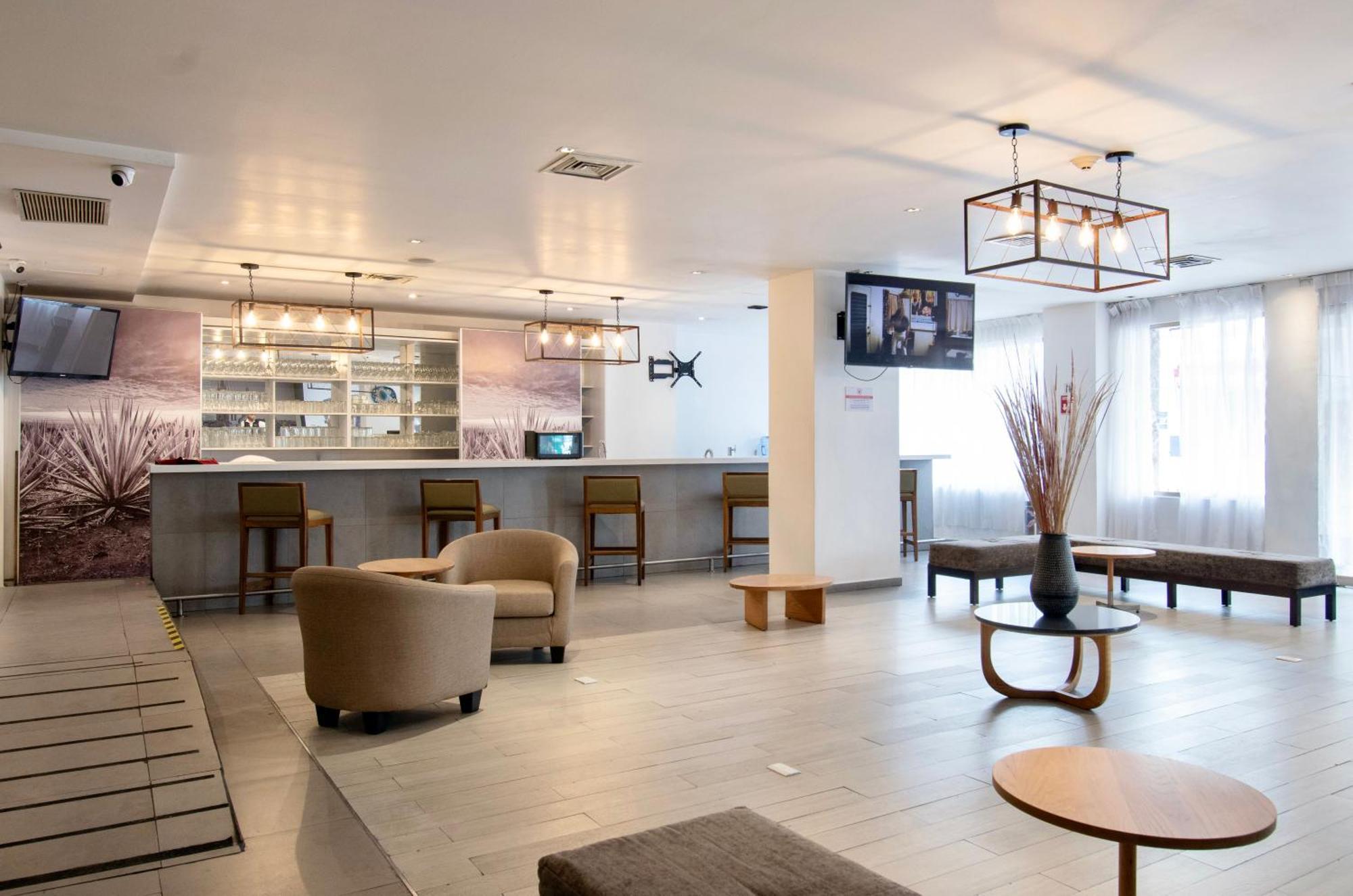 Hotel Plaza Genova Centro กัวดาลาฮารา ภายนอก รูปภาพ